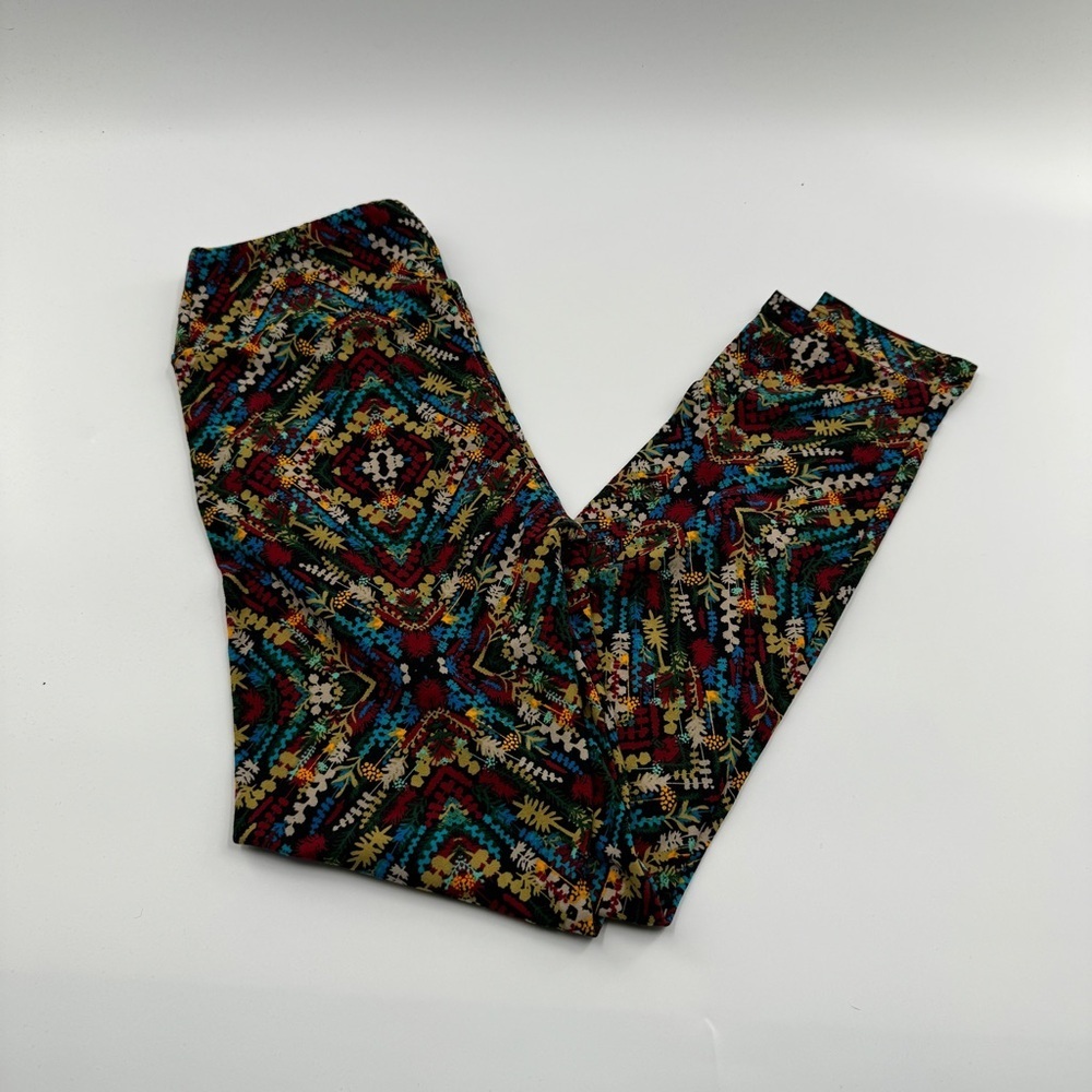 LuLaRoe One Size (OS) Leggings – Buttery Soft Stretchy Printed Leggings